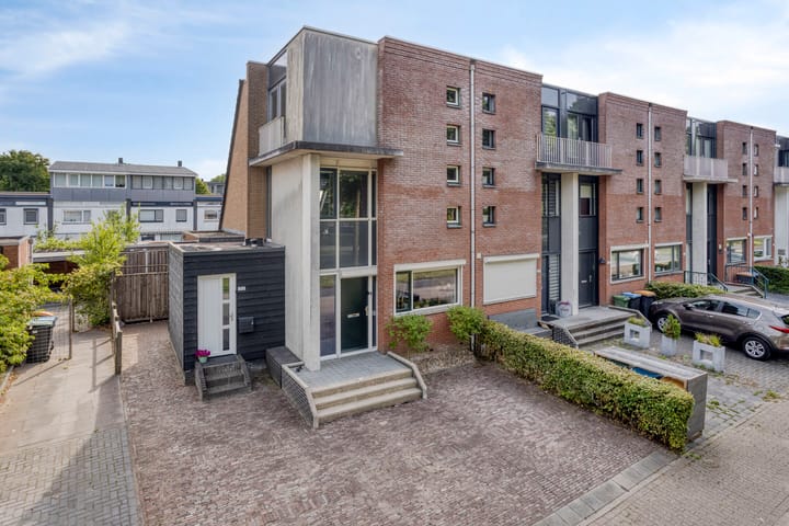 Foto 1 van Leonard Springerlaan 252