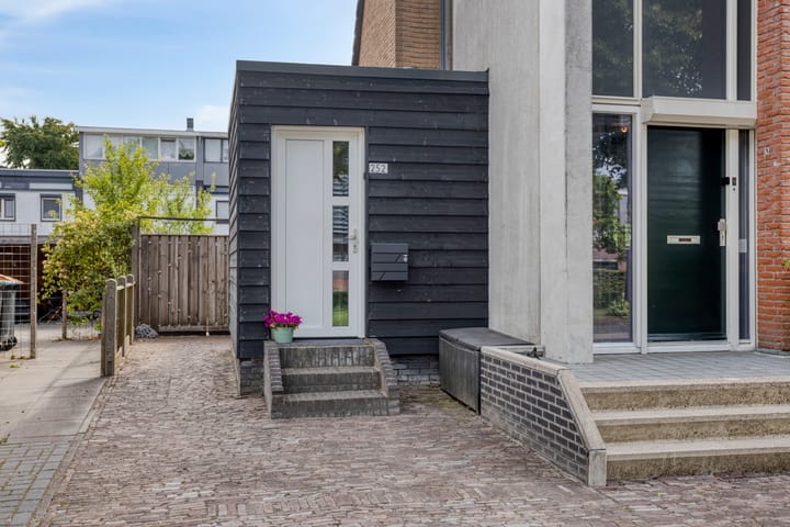 Foto 40 van Leonard Springerlaan 252