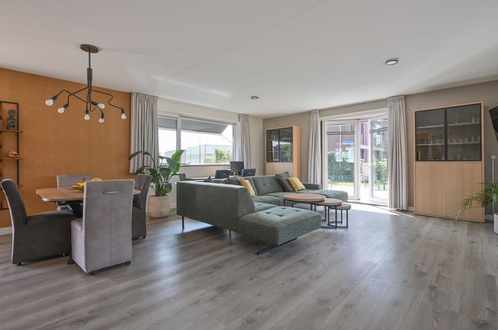 Foto 2 van Aan het Spoor 5