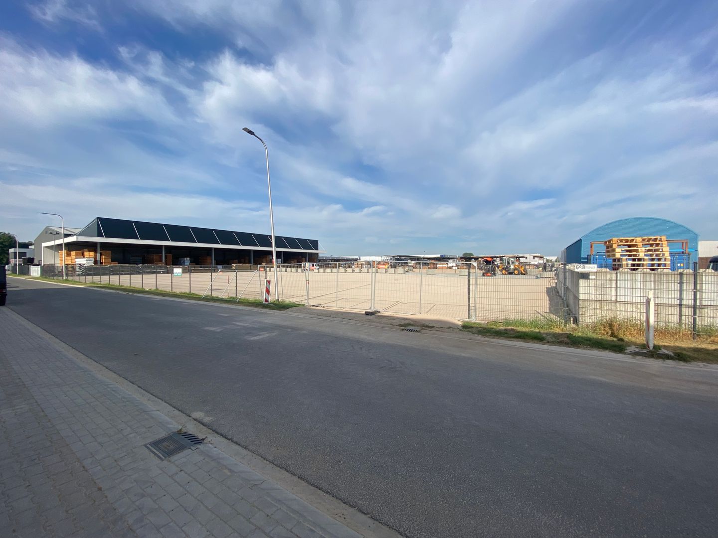 View photo 3 of Polmaten