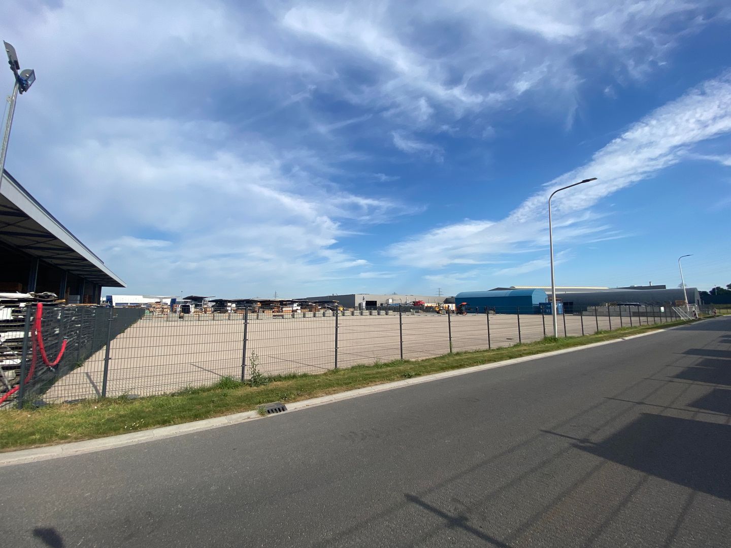 View photo 4 of Polmaten