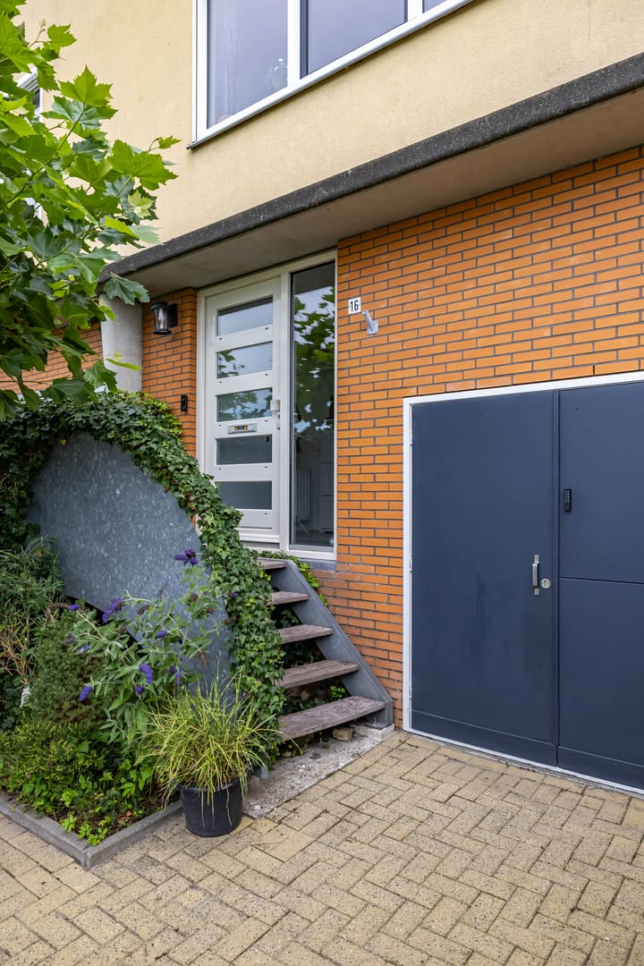 Foto 4 van Natalie Barneykade 16