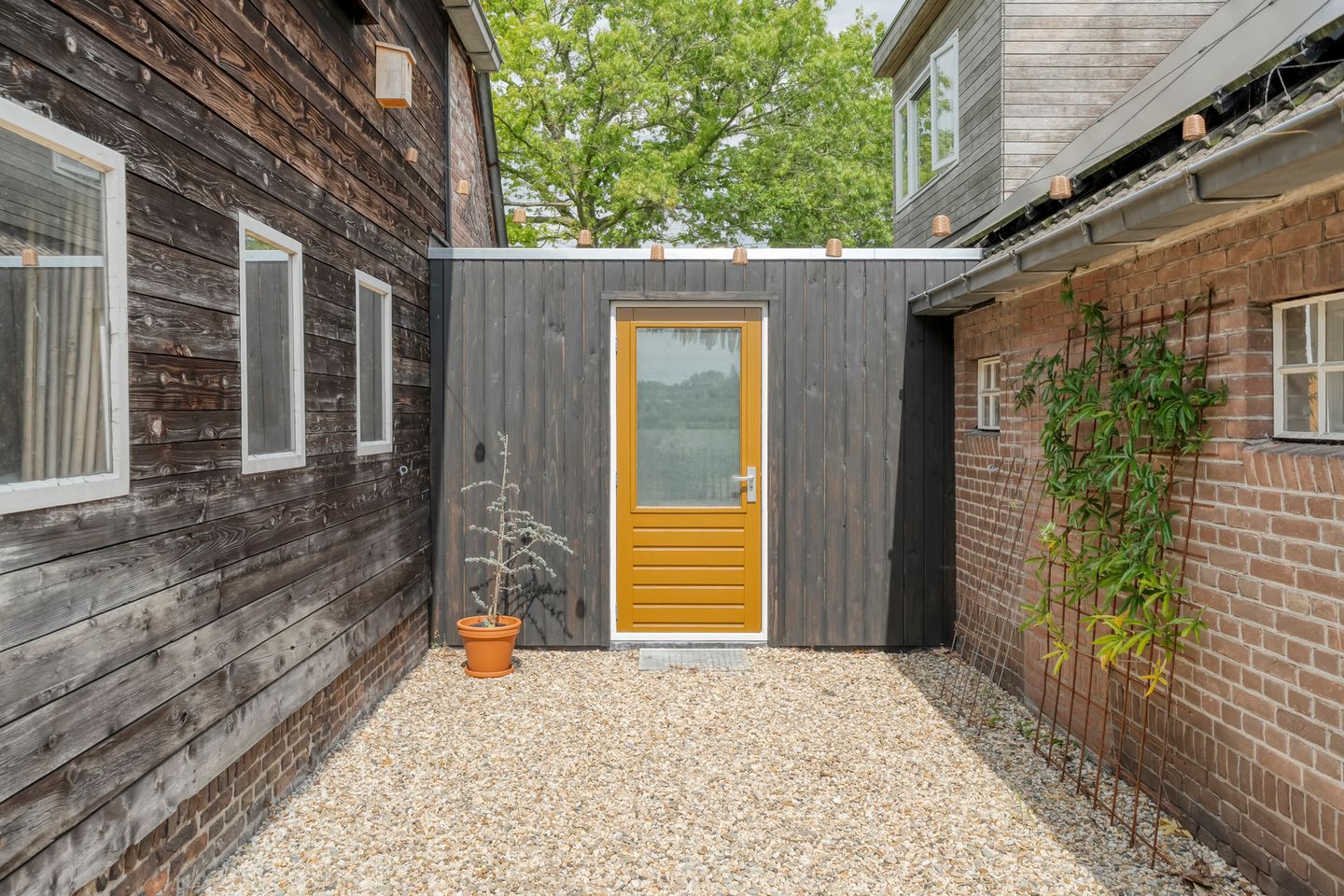 Photo 44 of Meeleweg 7