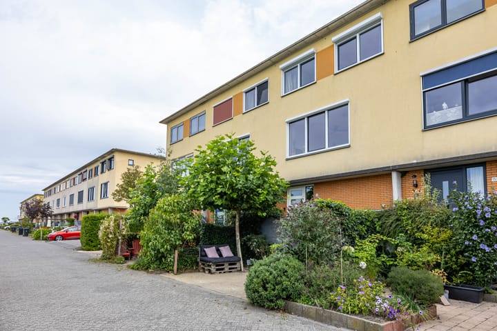 Foto 69 van Natalie Barneykade 16