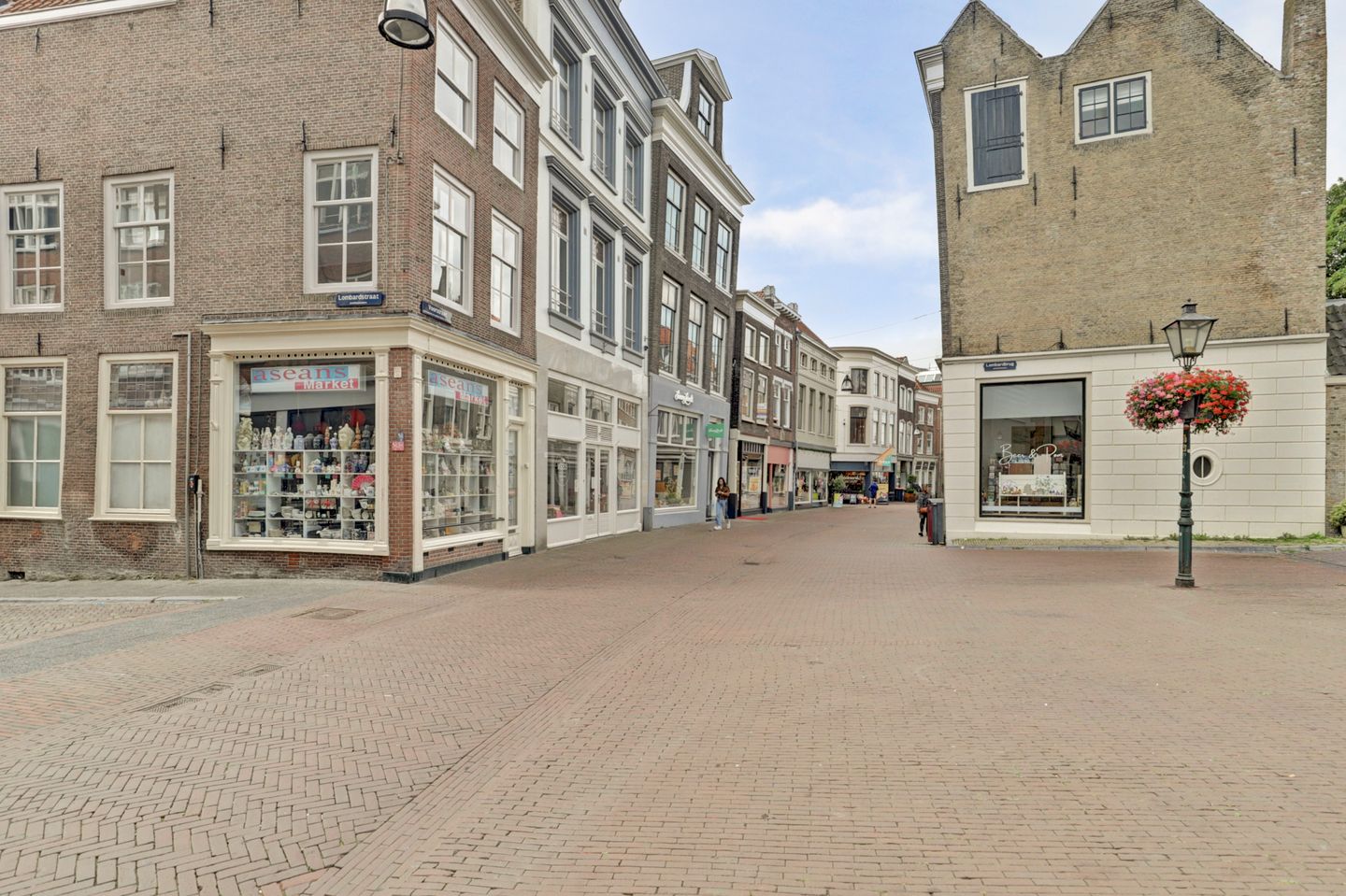 Photo 35 of Lombardstraat 46