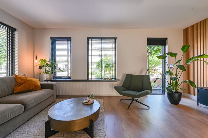 Foto 15 van Purperreiger 5