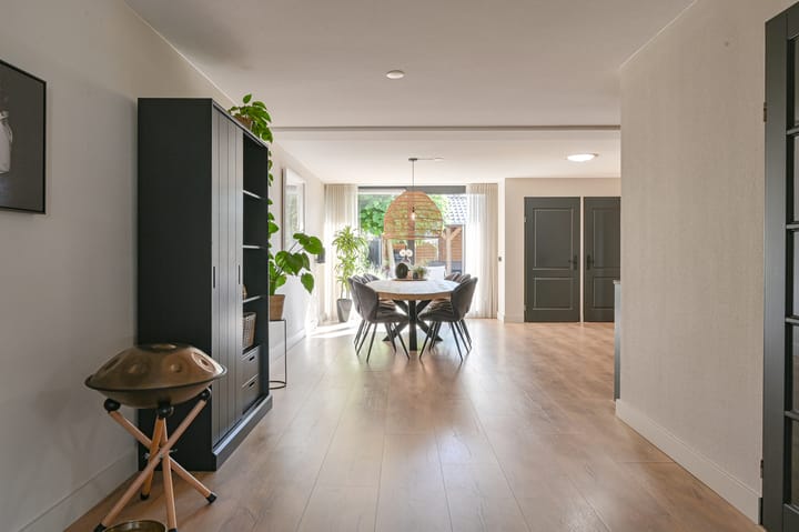 Foto 21 van Purperreiger 5