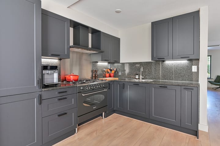 Foto 28 van Purperreiger 5