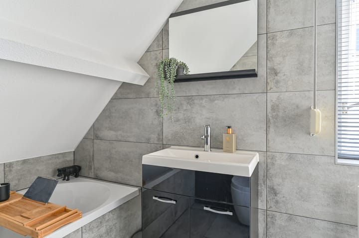 Foto 49 van Purperreiger 5