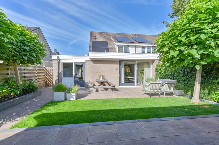 Foto 66 van Purperreiger 5