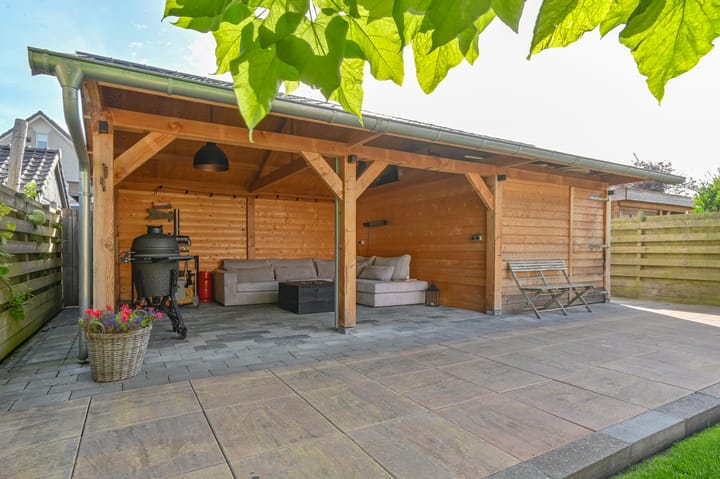 Foto 76 van Purperreiger 5