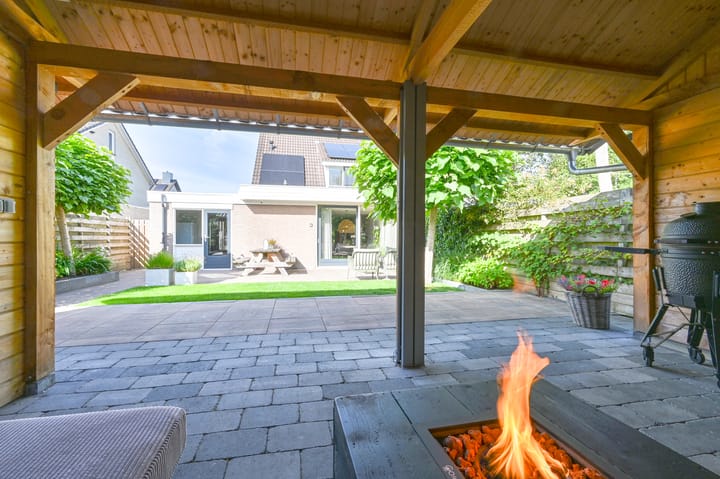 Foto 81 van Purperreiger 5