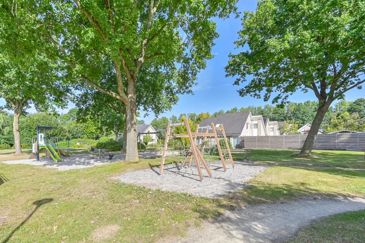 Foto 82 van Purperreiger 5