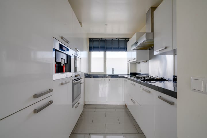 Photo 16 of Livingstonelaan 696