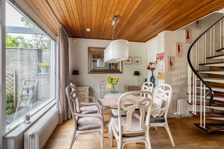 Photo 12 of Frederik Hendriklaan 17