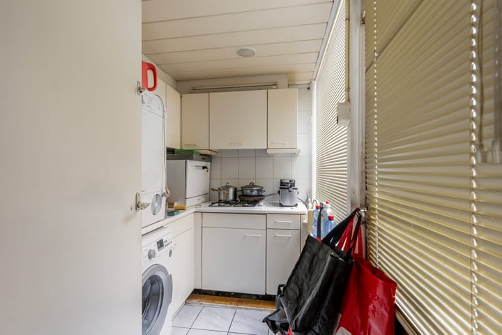 Photo 16 of Frederik Hendriklaan 17