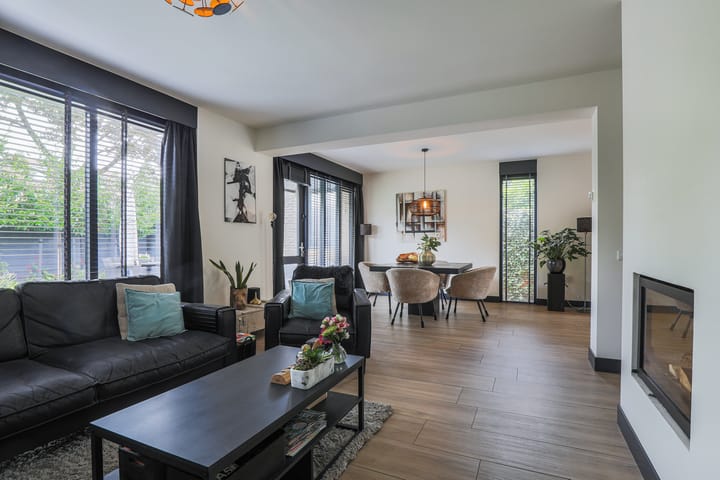 Photo 3 of Elzenlaan 28