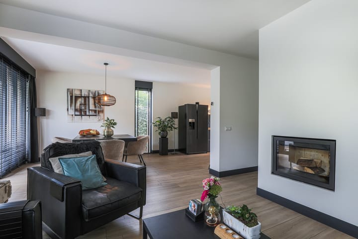 Photo 4 of Elzenlaan 28