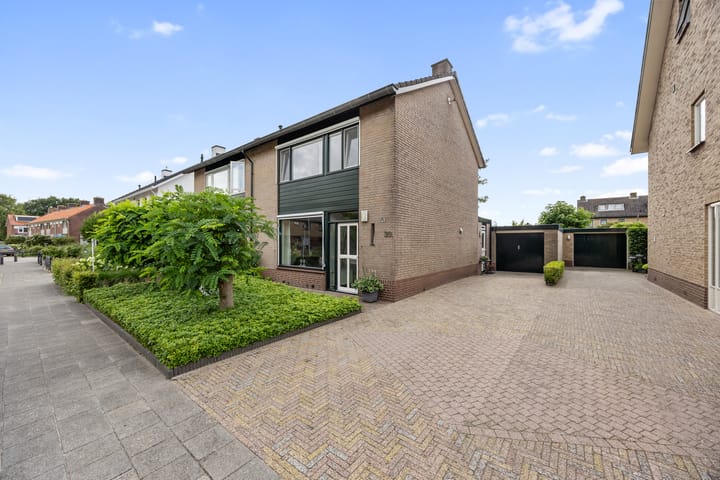 Foto 1 van Van de Bleekstraat 39