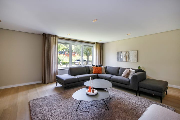 Foto 9 van Vrouwenmantel 21