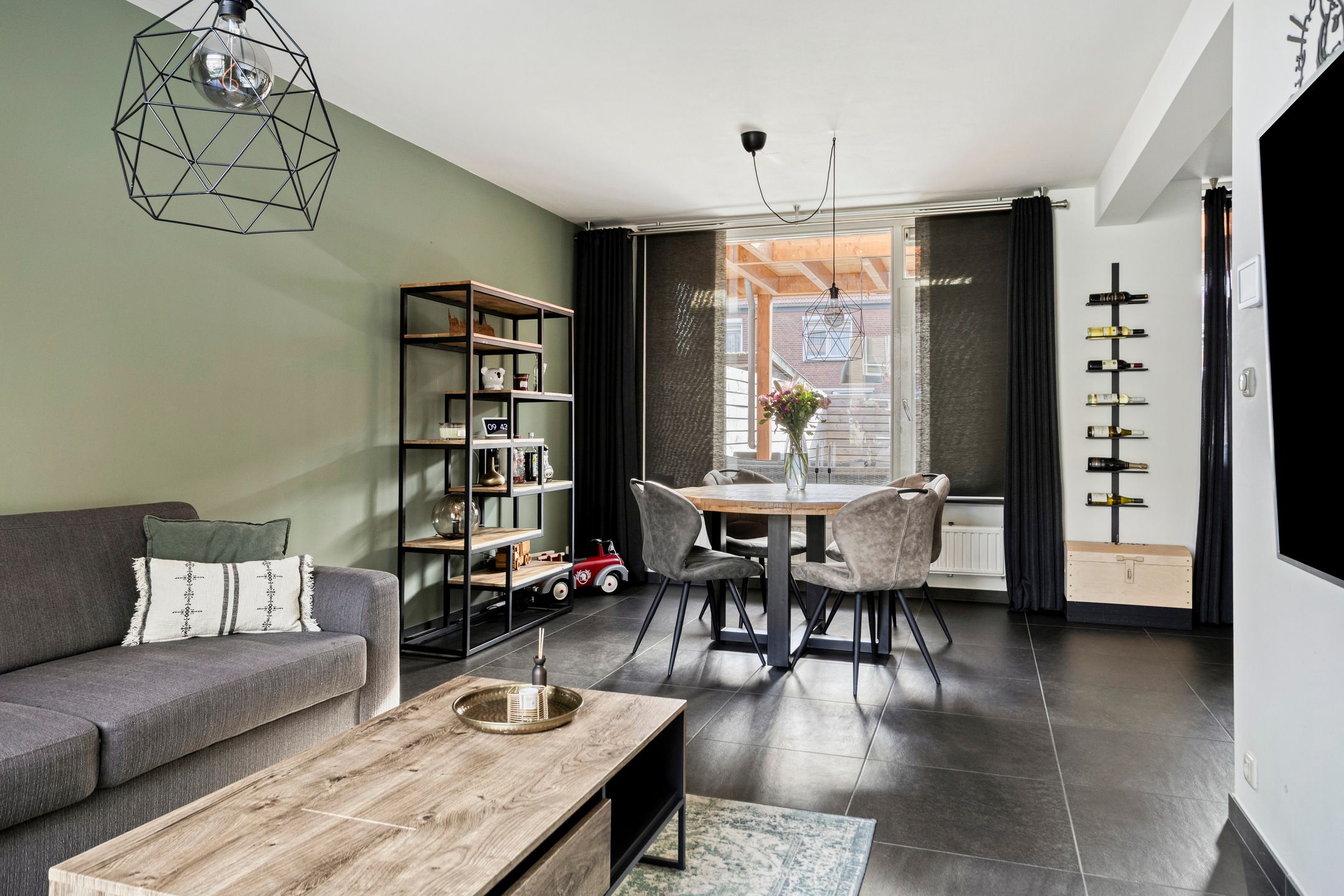 Foto 9 van Helfrichstraat 3