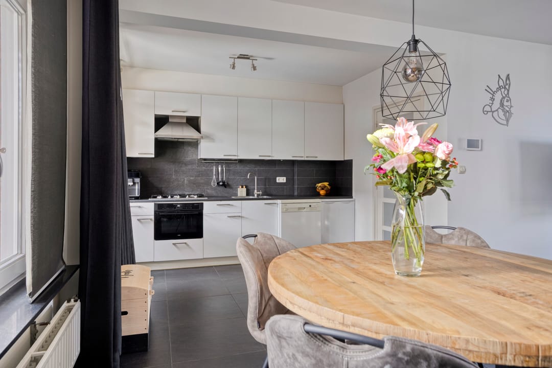 Foto 11 van Helfrichstraat 3