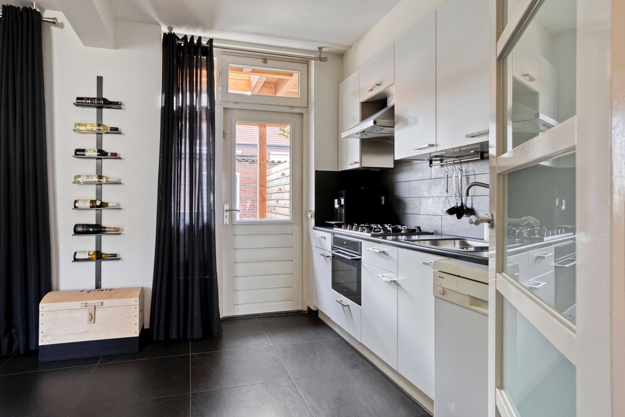 Foto 12 van Helfrichstraat 3