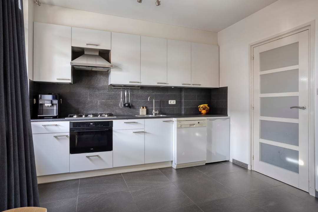 Foto 13 van Helfrichstraat 3