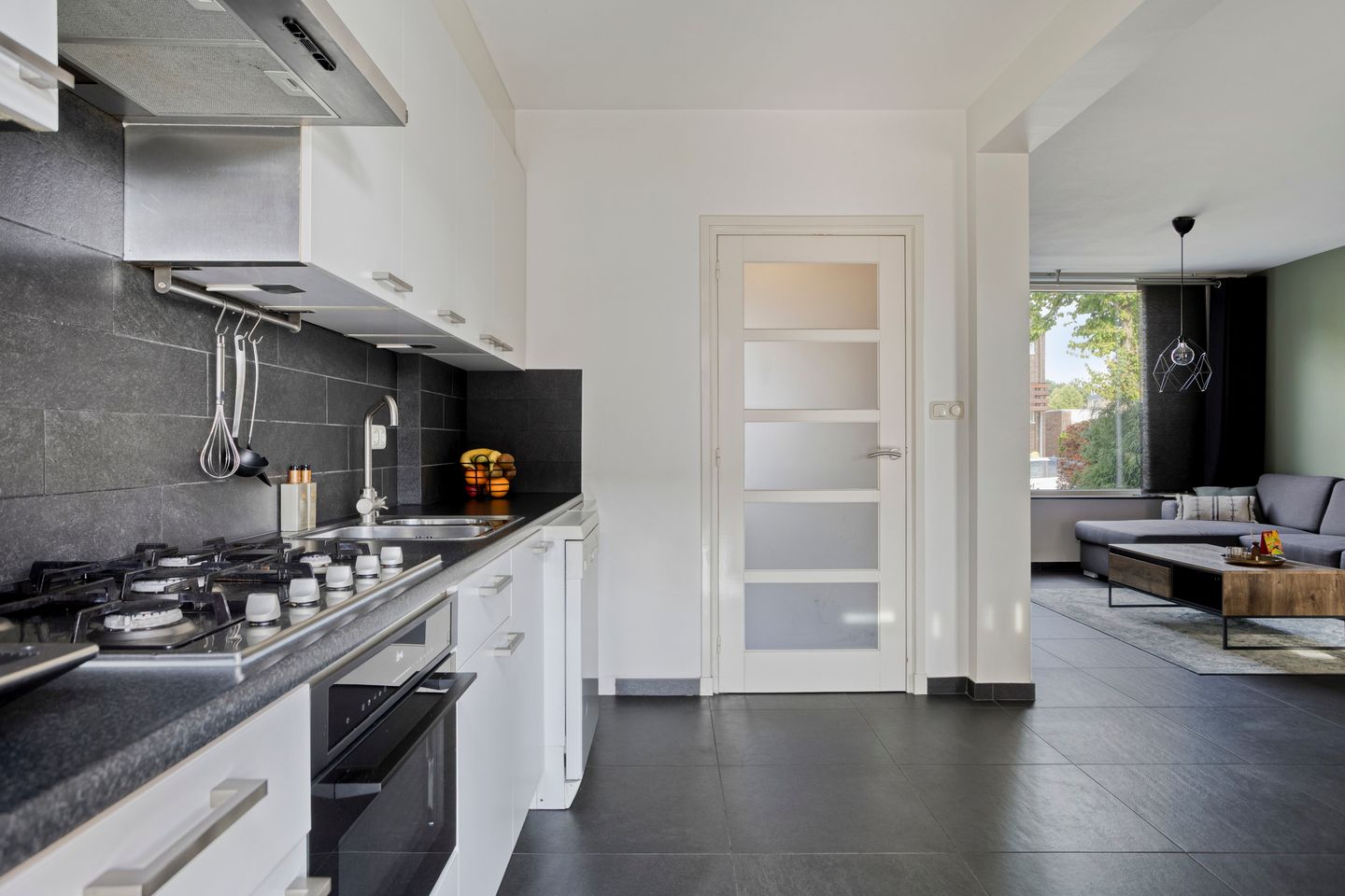 Foto 14 van Helfrichstraat 3