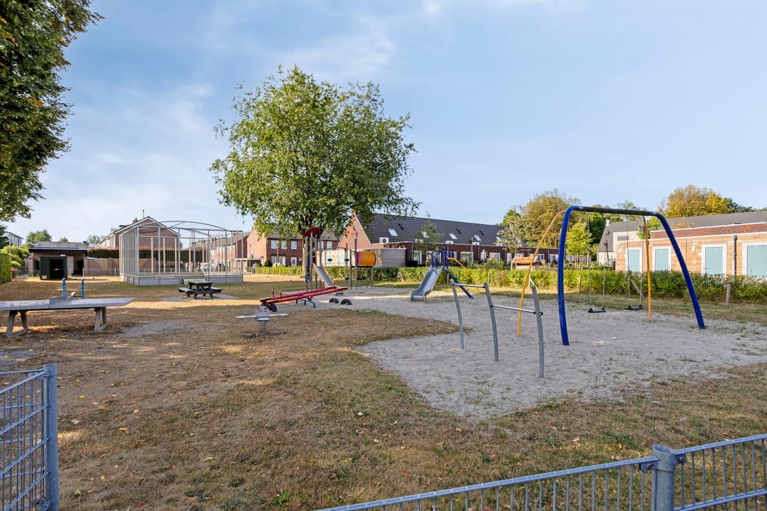 Foto 31 van Helfrichstraat 3