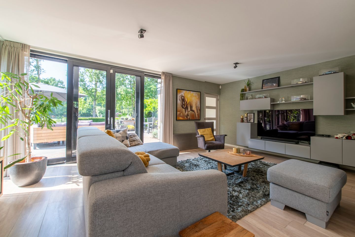 Photo 5 of Betje Wolfflaan 6