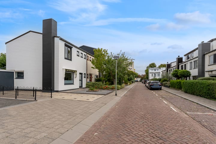 Foto 6 van Madoerastraat 123