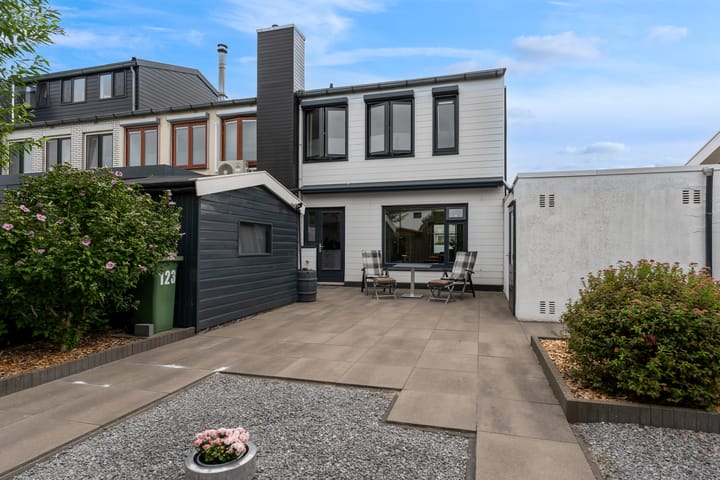 Foto 33 van Madoerastraat 123