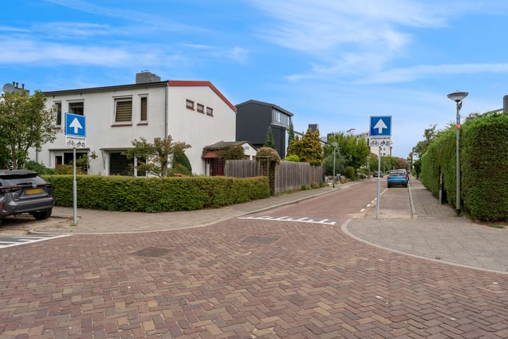 Foto 42 van Madoerastraat 123