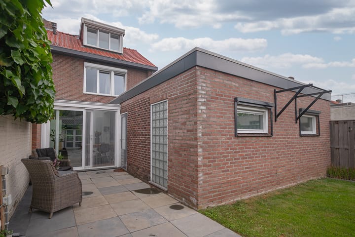 Foto 25 van Langhaagweg 49