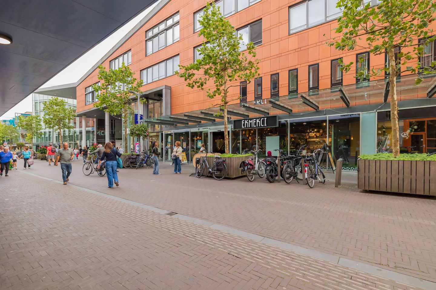 Bekijk foto 2 van Marktlaan 176