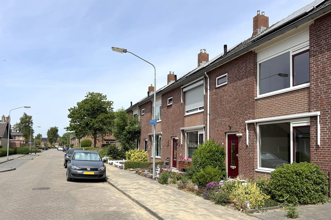 Photo 46 of Koningin Emmastraat 14