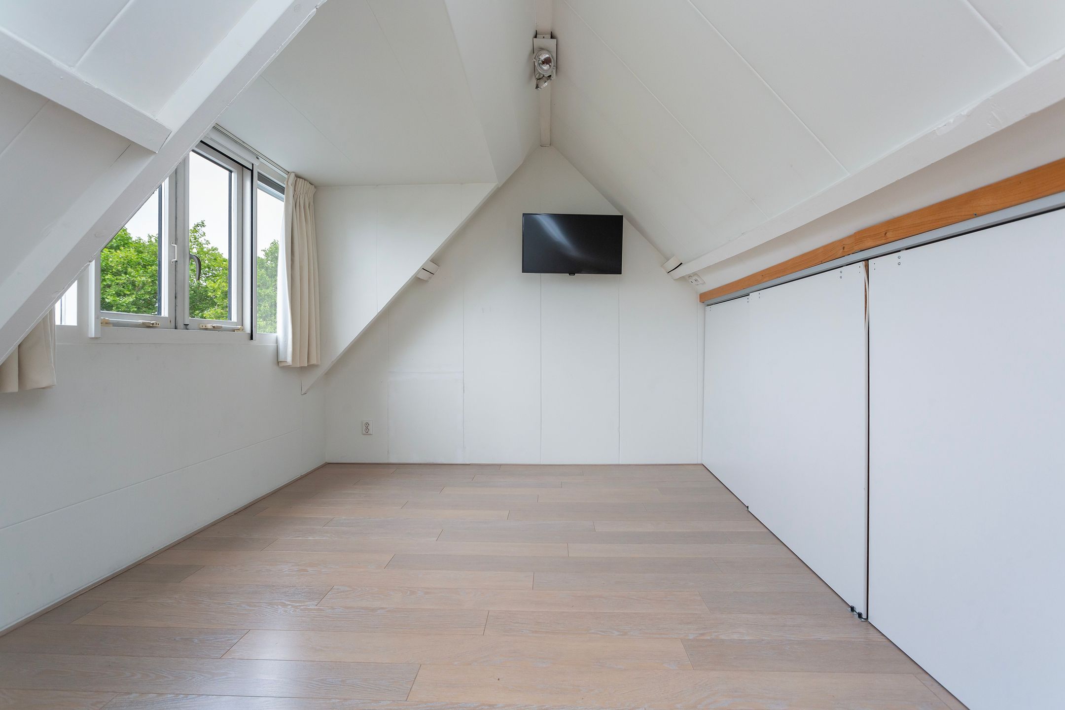 Photo 18 of Kerstant van den Bergelaan 63-B