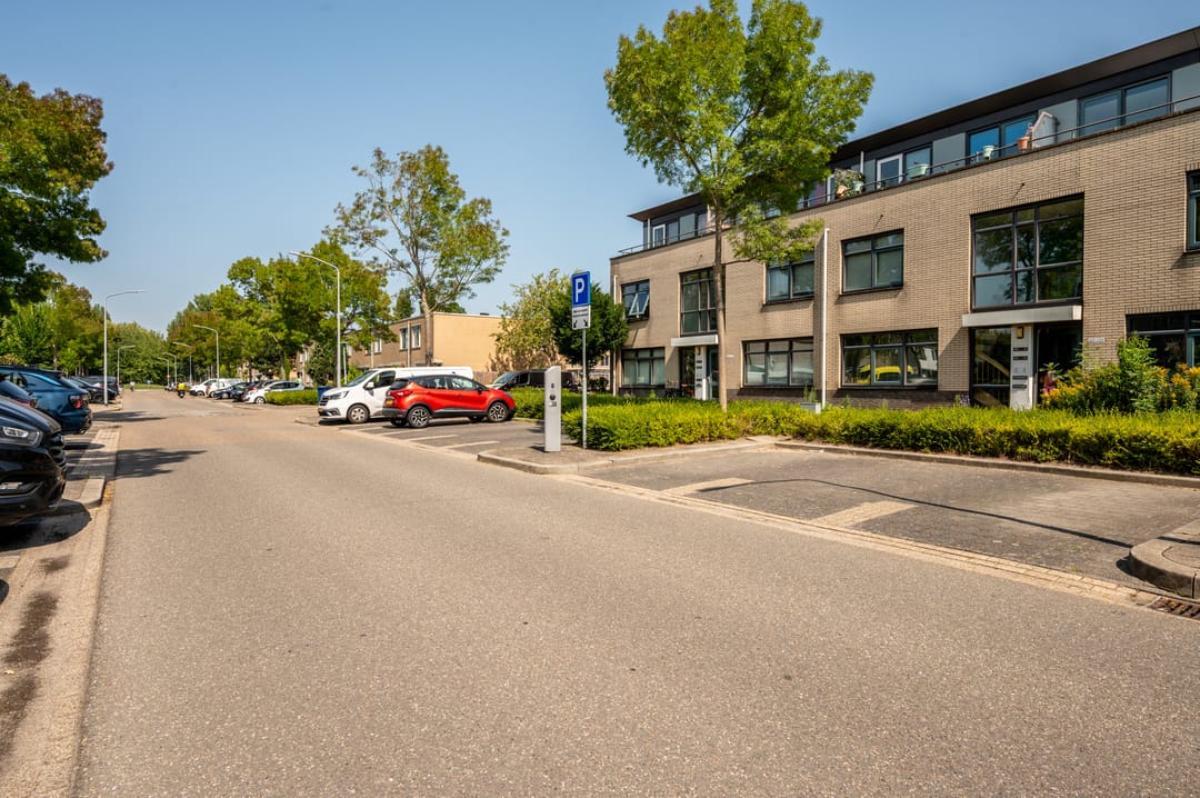 Photo 23 of Joris Ivenslaan 113