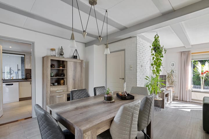 Photo 7 of Drouwenerstraat 5