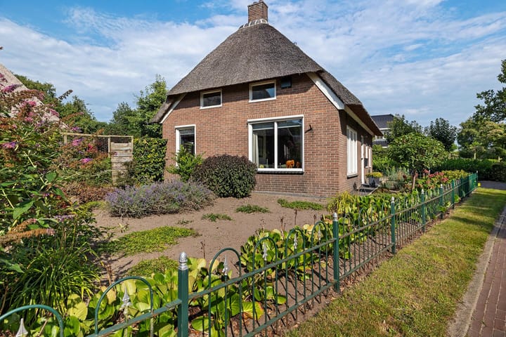 Photo 5 of Drouwenerstraat 5