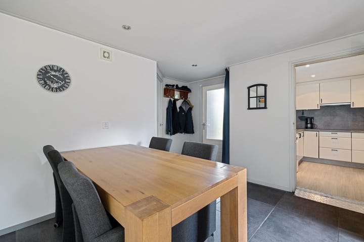 Photo 15 of Drouwenerstraat 5