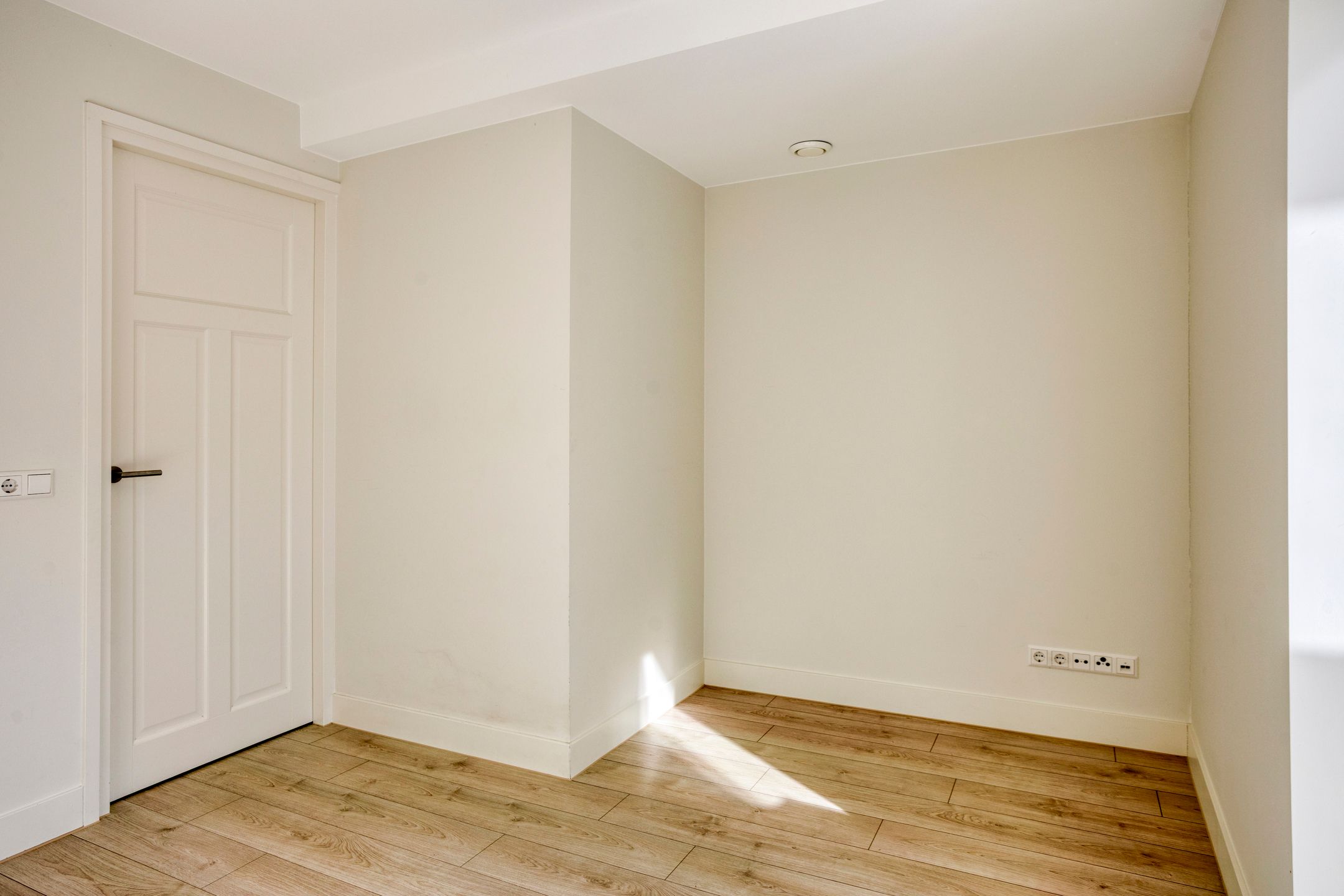 Foto 3 van de Ruyterstraat 8-D