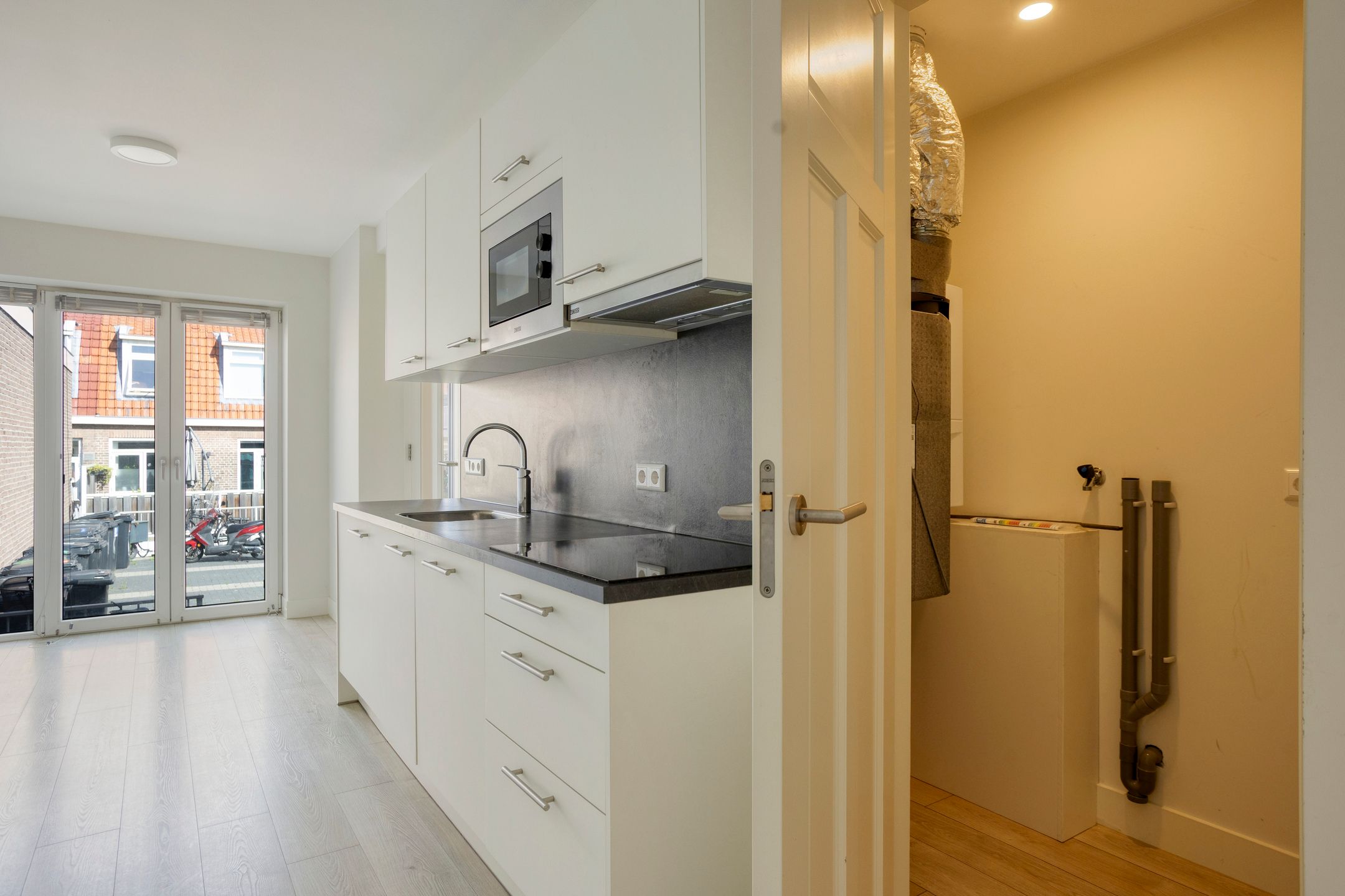 Foto 12 van de Ruyterstraat 8-D