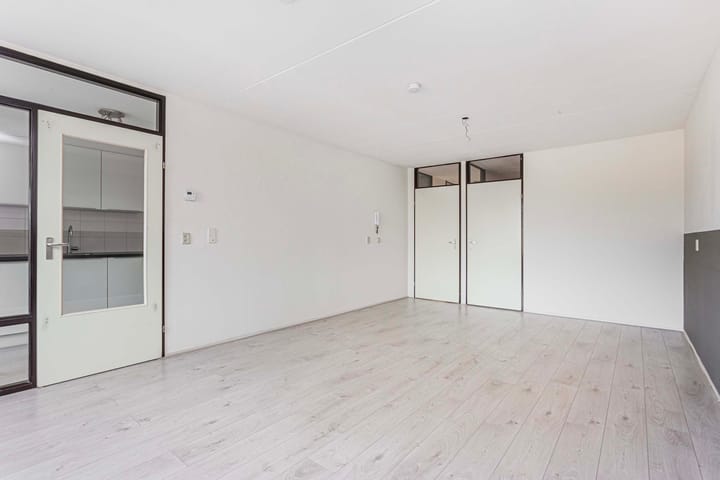 Photo 6 of Suze Groenewegstraat 70