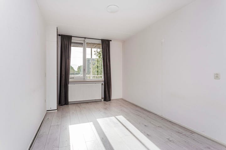 Photo 14 of Suze Groenewegstraat 70