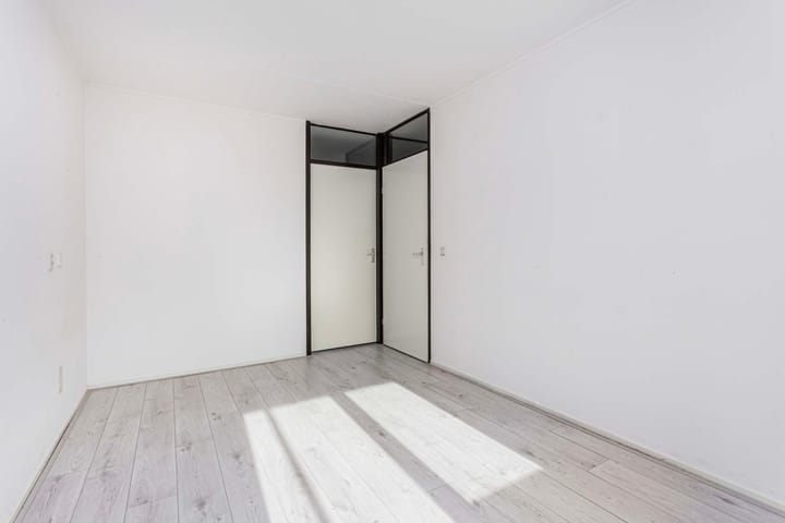 Photo 17 of Suze Groenewegstraat 70