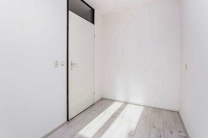 Photo 19 of Suze Groenewegstraat 70