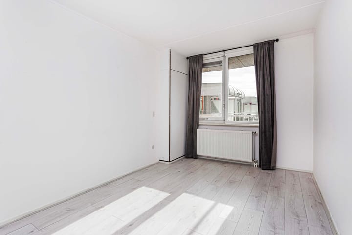 Photo 16 of Suze Groenewegstraat 70