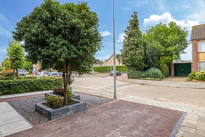 Photo 62 of Orchideestraat 9